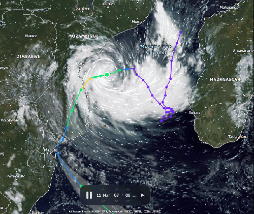 Figure 2 : animation satellite, vent et trajectoire de la tempête Filipo. Source :  zoom.earth