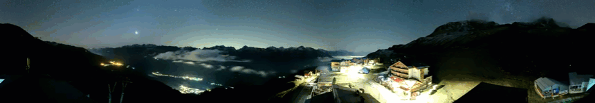 Fin de nuit et lever du jour sur la plaine du Rhône dimanche 24.09 depuis la webcam dAletsch-Arena