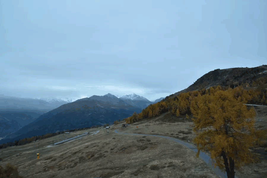 Animation de la webcam de la cabane de la Matze dans la région de Thyon (2090 m)  lundi matin. La limite des chutes de neige était située vers 1800 m. 