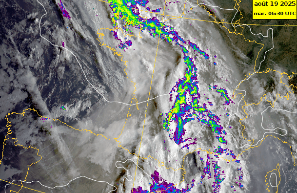 Animation satellite MTG entre 8h30 et 13h30 mardi 19 août 2025. En superposition (couleur vives), échos radar (zones de précipitations)