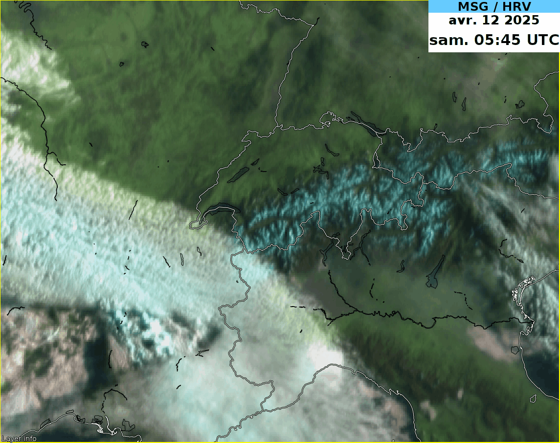 Animation satellitaire de ce samedi matin. La bande nuageuse progresse vers le nord-est en s'affaiblissant. A noter au début de l'animation une structure nuageuse en peau d'orange favorisée par la présence de poussière du Sahara.