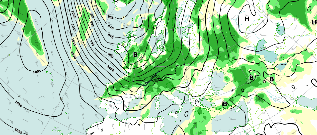 Isobares (courbes noires) et humidité relative à 3000 m (plages vertes) prévues par le modèle IFS-HRES de jeudi 12h à vendredi 12h. La bande d’humidité relative circulant de l’ouest vers les Alpes matérialise la position du front froid. 