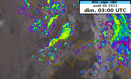 Radar des précipitations superposé aux couches nuageuses observées par satellite par pas d’1h de dimanche 6 août jusqu’à lundi 7 août en matinée.
