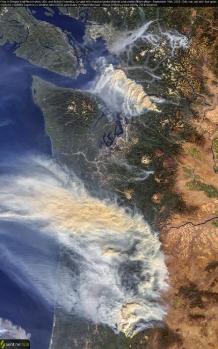 Vue satellite des incendies des Etats de l'Oregon, de Washington et jusqu'en Colombie Britannique, le 10 septembre 2022. La zone cadrée dans l'image s'étend sur 450 par 750 km.