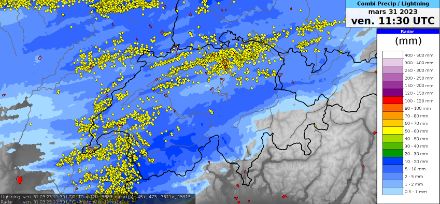 Carte des cumuls de précipitations et des impacts de foudre.