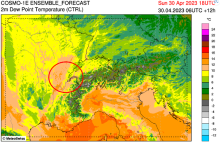 Carte du point de rosée dimanche à 18 UTC, soit la température à laquelle il faut refroidir une masse d’air pour atteindre la saturation. Une vaste zone à plus de 10 °C s’étend à l’ouest du Jura et autour du Léman, dans la plaine du Pô et à proximité de la Méditerranée. Source : Modelbrowser-Cosmo1@MétéoSuisse.