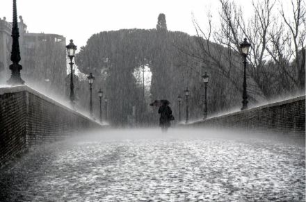 Fig. 2: on rentre avec le parapluie.