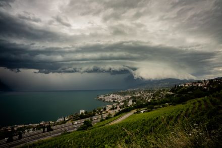 Photo de l'arcus au-dessus de Chexbres vu depuis les hauteurs de Montreux, prise par Valentin Meylan