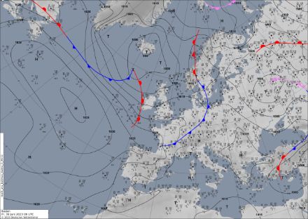 Analyse au niveau du sol avec la représentation des fronts, vendredi 30 juin,  6 UTC. 