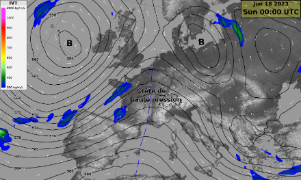 Figure 1 : Situation météorologique sur l’Europe prévue pour dimanche à 2h locale (00 UTC). Les lignes noires représentent la hauteur du géopotentiel à 500 hPa (peut être interprété comme la pression vers 5500 m d’altitude). Les couleurs représentent le transport d’humidité (integrated vapour transport, IVT en kilogramme par mètre par seconde), cela peut être interprété comme le débit du transport de vapeur d’eau dans l’atmosphère, similaire au débit d’une rivière. Source : modèle IFS