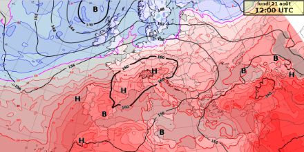 Carte du géopotentiel (pression, en décamètres) et de la température (en °C) vers 850 hPa (~1500 m) prévus pour le lundi 21 août 2023 à 12 h UTC. Modèle IFS.