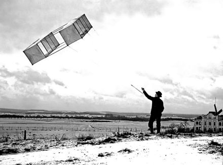 Ascension d'un cerf-volant Hargrave à Lindenberg le 7 avril 1905.
