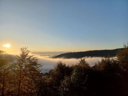 Lever de soleil en dessus du brouillard capturé depuis le Col des Etroits (VD) ce dimanche matin vers 8h.
