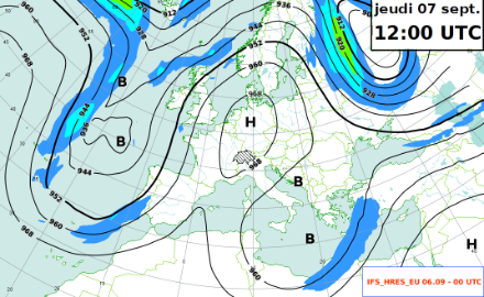 Géopotentiel (courbes noires) et vitesse du vent (plage de couleurs) à 300 hPa prévus par le modèle du centre européen pour jeudi 7 septembre à 12UTC.