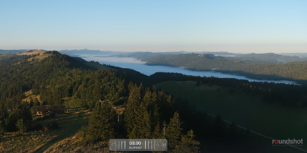 Brouillard dans la vallée des Ponts-de-Martel ce lundi matin.