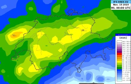 Prévisions des cumuls de précipitations sur 24 heures pour la journée du mardi 15 novembre 2023, issues du modèle de prévision européen (ECMWF-IFS)
