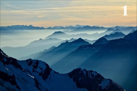 Rayons lumineux du matin dans la montée au Zinalrothorn. Photo : Élie Kirchner.