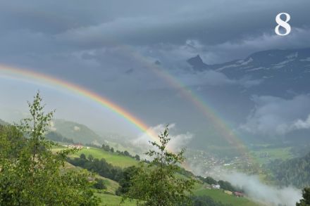 Double arc-en-ciel devant le massif des Diablerets.