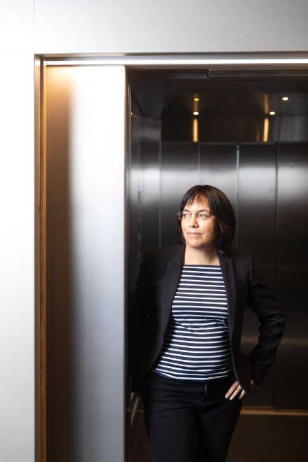 La professeure Sonia Seneviratne a participé à plusieurs rapports du Groupe d'experts intergouvernemental sur l'évolution du climat (GIEC) de 2009 à 2021. Elle a été une auteure principale du rapport du GIEC sur le réchauffement climatique de 1,5°C (2017/2018) et principale coordinatrice du sixième rapport sur le climat (2018-2021) du GIEC.