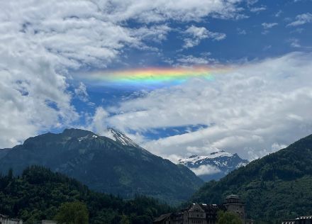 Arc circumhorizontal au-dessus de l'Oberland bernois le 14 juin 2024. Photo : observations, App MétéoSuisse