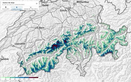 Hauteur de neige mesurée vendredi 21 juin à 6h. On note des valeurs supérieures à 2 mètres au-dessus de 2000-2500 m, et localement de 3 à 4 mètres dans la région d'Aletsch
