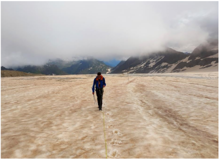 Poussière saharienne en août 2024 sur le glacier de Gries, en Haut-Valais. 