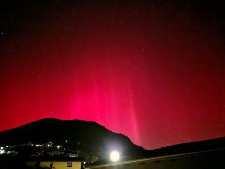 Aurore boréale à Contra le 11 octobre 2024  (Sud des Alpes)