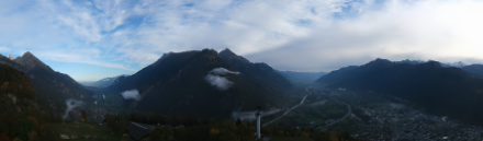 Webcam de Ravoire au-dessus de Martigny ce samedi matin. Des voiles de cirrus épais sont visibles en direction de l'est.