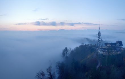 Samedi matin, des virgas étaient encore visibles par endroits, comme ici près de l'Uetliberg (ZH)