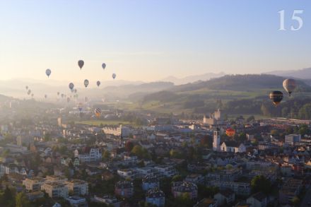 Une météo idéale pour le championnat suisse de montgolfières à Gossau, dans le canton de St-Gall, le 10 mai 2024.