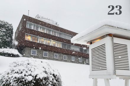Le Centre régional sud de MétéoSuisse sous la neige le 8 février 2021. 