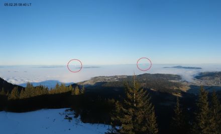Les deux panaches de vapeur des centrales nucléaires de Gösgen et de Leibstadt sont visibles depuis le Wildspitz.