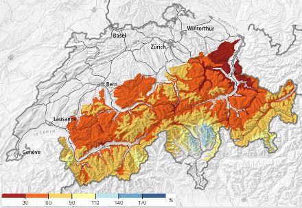 Hauteur de neige actuelle comparée à la moyenne pluriannuelle, sur la base de mesures manuelles et de stations de mesure automatiques du SLF et de MétéoSuisse
