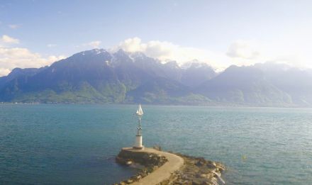 Feu à éclipse du port de La Tour-de-Peilz