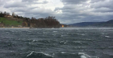 Feux à éclipse lors d'une tempête