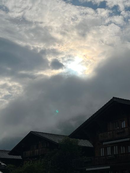 Sommet ou canapé ? (Image : Observations météo, App MétéoSuisse)