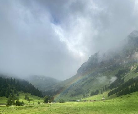 Brouillard en début de matinée dans les Alpes uranaises