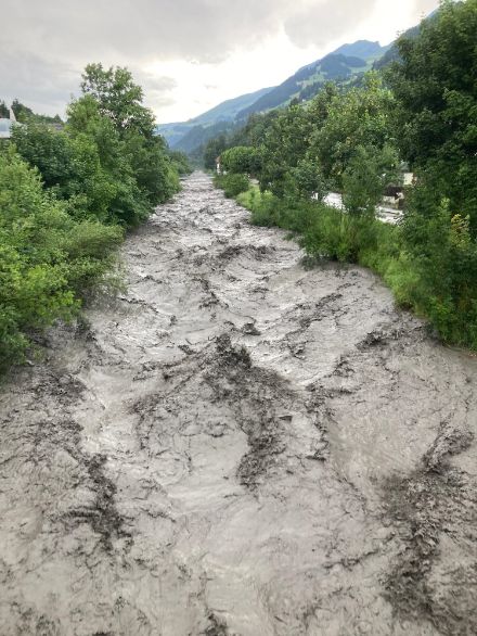 La rivière Kander fortement chariée vers Frutigen hier lundi 30 juin 2025 suite aux orages ayant sévit dans les Préalpes bernoises.