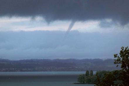 Trombe lacustre photographiée depuis Rorschacherberg /SG) sur l'extrémité orientale du lac de Constance.