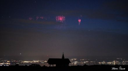 Farfadets observés à travers une mince couche nuageuse depuis la Haute-Savoie le 25 juin 2025.