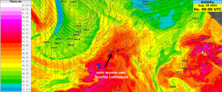 Carte modèle IFS du 26.08.25 00 UTC pour  jeudi 00 UTC : géopotentiel à 850 hPa (lignes noires) et température potentielle équivalente (Theta-E) à 850 hPa (plages de couleur). Plus les valeurs Theta-E sont plus élevées, plus la masse d'air est chaude et/ou humide. Source : ECMWF, MétéoSuisse