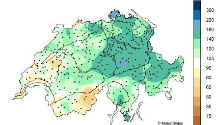 Carte de la répartition spatiale des sommes de précipitations en juillet 2025, représentée en % de la période de référence 1991-2020. 