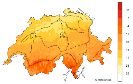 Carte de la Suisse avec des indications sur la durée relative d'ensoleillement selon un code de couleurs. Au Tessin et dans les vallées alpines, on atteint 50 % et plus. Sur le nord du Plateau, le soleil ne brille parfois qu'un tiers du temps possible.