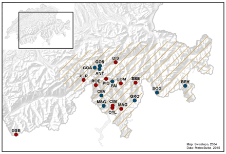 Carte de la Suisse montrant les régions touchées en hachuré et les stations utilisées pour l’analyse de l’évènement avec des points.
