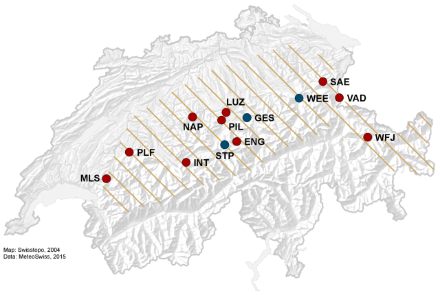 Carte de la Suisse montrant les régions touchées en hachuré et les stations utilisées pour l’analyse de l’évènement avec des points