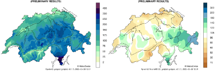 Deux cartes de la Suisse avec les lacs et rivières principaux. Les cartes montrent le cumul mensuel des précipitations (à gauche) et le rapport à la période de référence 1991-2020 (à droite) pour ce mois à l'intérieur des frontières nationales.