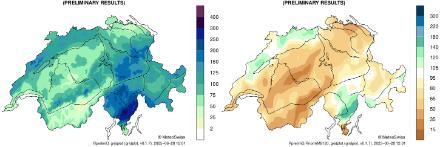 Deux cartes de la Suisse avec les lacs et rivières principaux. Les cartes montrent le cumul mensuel des précipitations (à gauche) et le rapport à la période de référence 1991-2020 (à droite) pour ce mois à l'intérieur des frontières nationales.