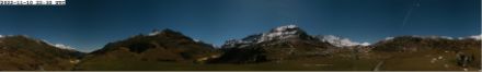 Exemples d'images prises par les caméras de MétéoSuisse en plaine et en montagne, de jour et de nuit