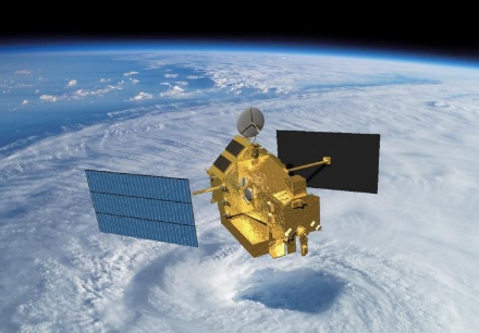 Satellite TRMM au-dessus d’un cyclone tropical.