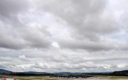 Stratocumulus au-dessus de cumulus isolés